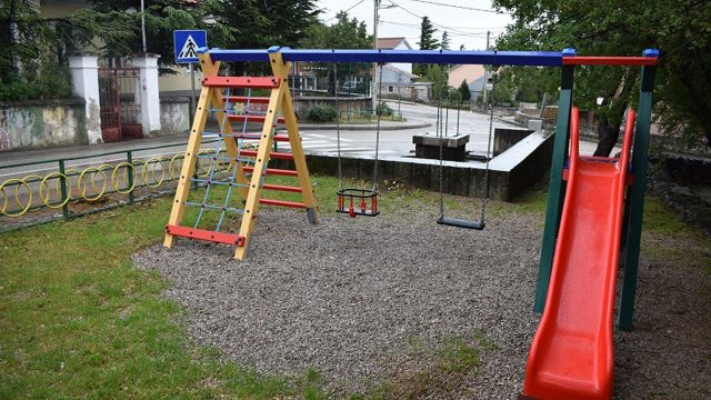 Obavijest o objavljenim jednostavnim nabavama za građenje i opremanje dječjeg igrališta Šmrika