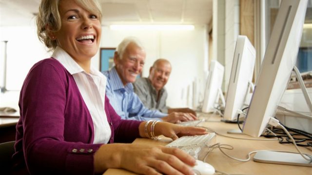 Grad Kraljevica financira Radionice informatičkog opismenjavanja umirovljenika Radionice 50+