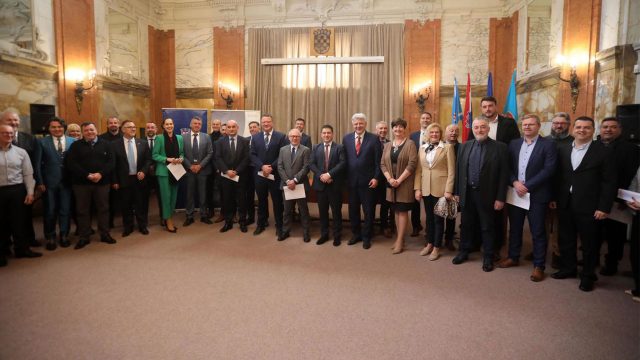 Potpisani ugovori za obnovu pomorskog dobra