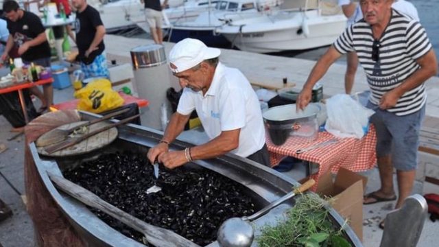 Fešta od klapunic večeras na rivi