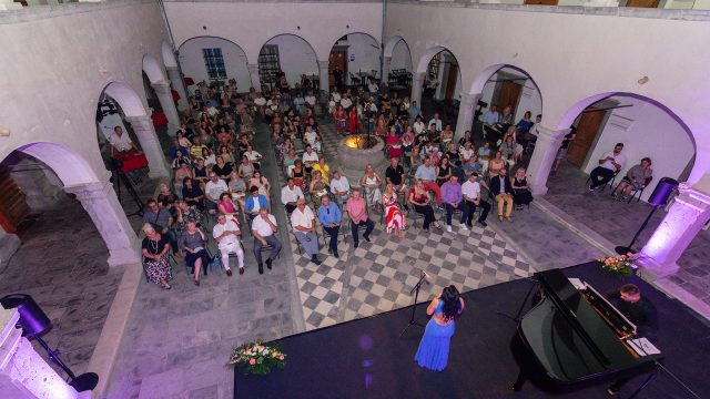 Video: Sjajna Marija Vidović pjesmom ukrasila Dvorac Frankopan