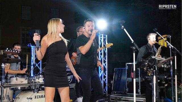 “Infinity band” je za vikend na rivi zabavljao Kraljevičane i njihove goste