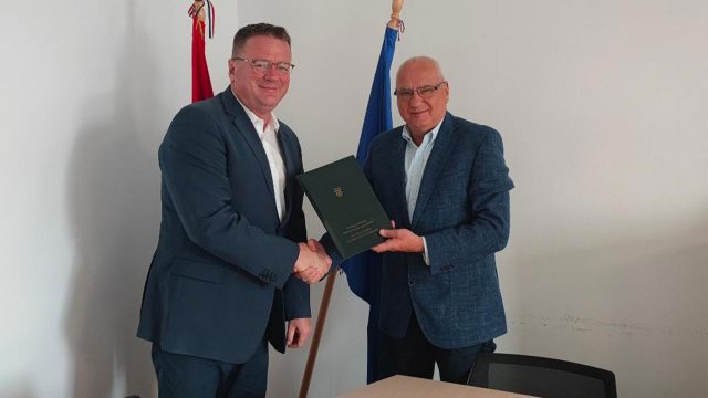 Potpisan Ugovor vrijedan 527.000 kuna za uređenje košarkaškog igrališta u Kraljevici