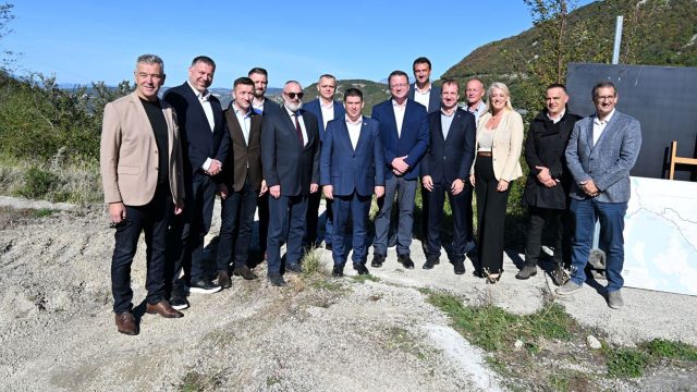 Počela gradnja autoceste: za tri godine od Križišća do Jadranova vozit ćemo tri minute